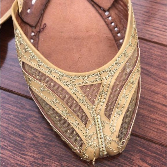 Handmade Leather Indian gold shoes - slippers - Picture 4 of 4